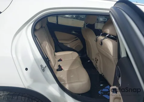 2017 Mercedes-Benz Gla 250 4Matic z USA, uszkodzony, nr VIN WDCTG4GB9HJ306217